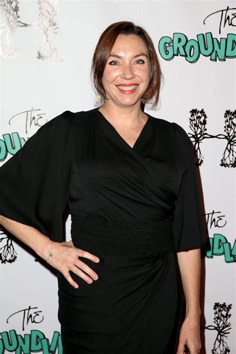 Stephanie Courtney Movies, Bio, Age, Husband, Flo, & Net Worth